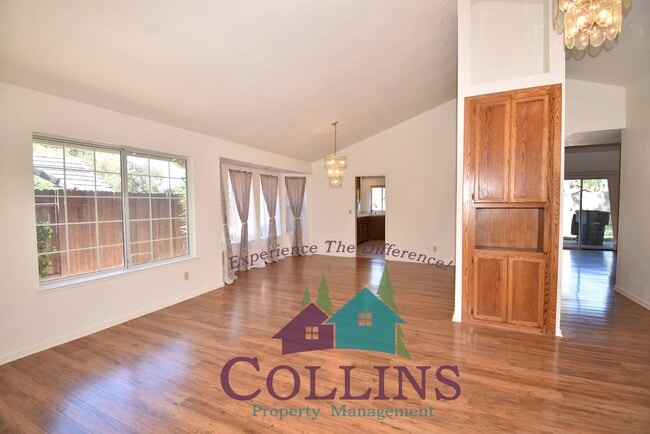 Photo - 505 Adriana Pl