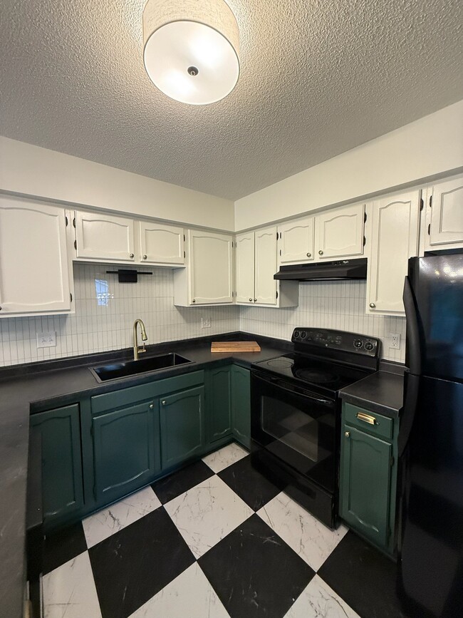 Photo - 8916 Magnolia Ln N