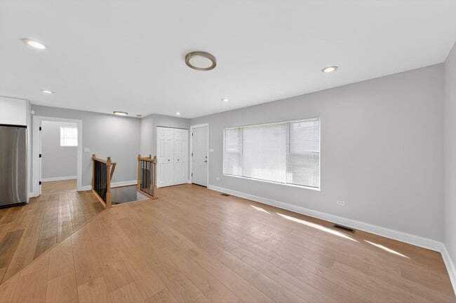 Photo - 225 Meadow Ln