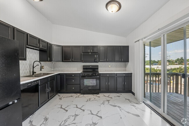 3BR, 2BA - 1,200SF - Kitchen - Town and Country