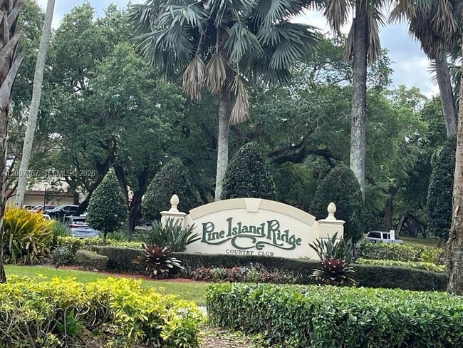 Building Photo - 1518 Whitehall Dr Unit 104