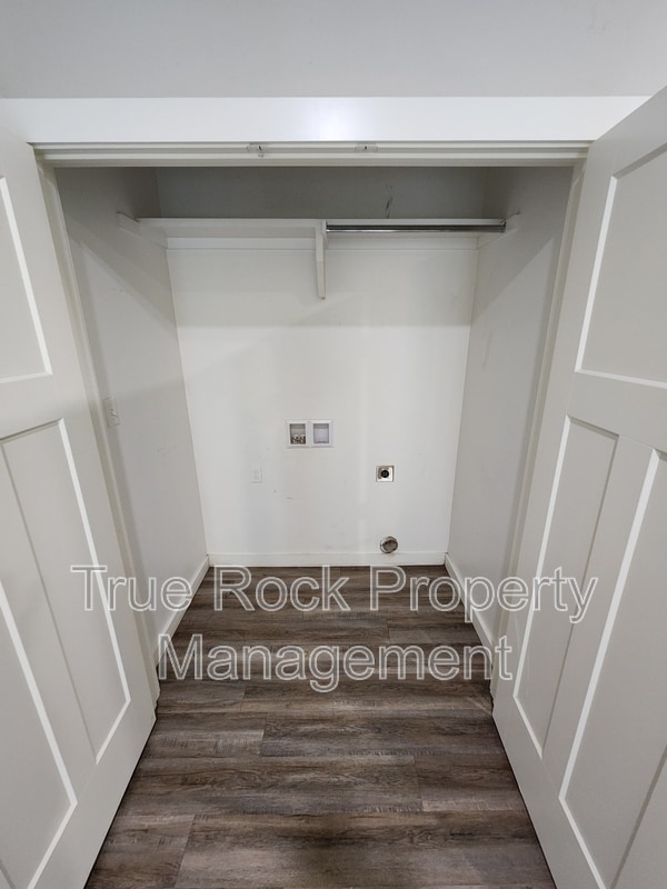 Photo - 417 E 13th St