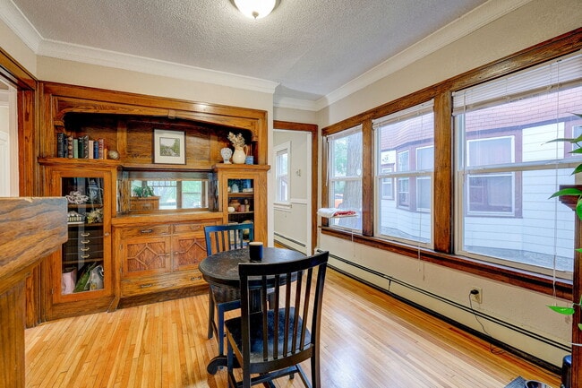 Photo - 832 Dayton Ave