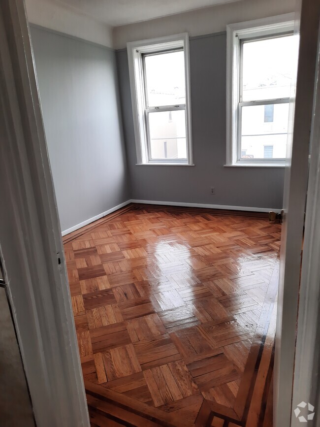 Building Photo - 2153 E 1st St Rental