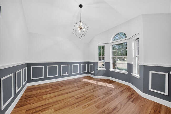 Photo - 17002 Analisa Cir