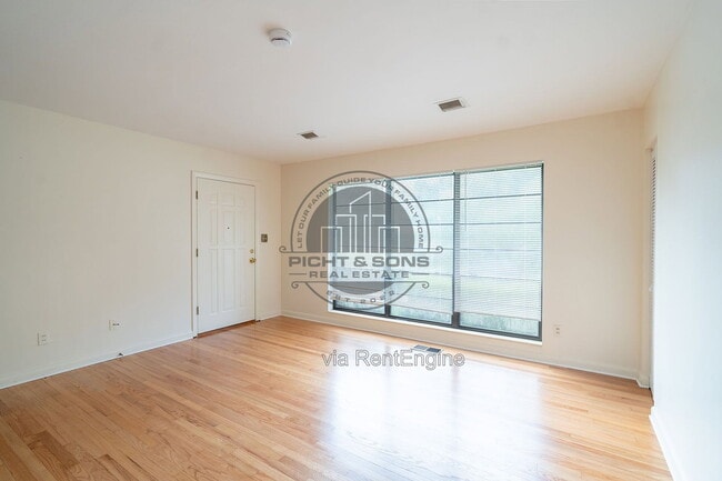 Photo - 1712 Canterbury St