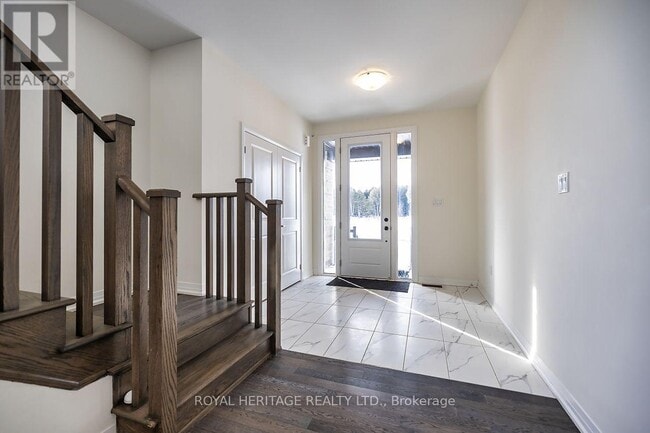Photo - 289 Flavelle Wy
