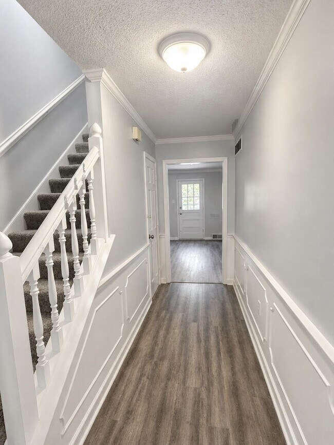 Photo - 1562 Holly Hill Dr