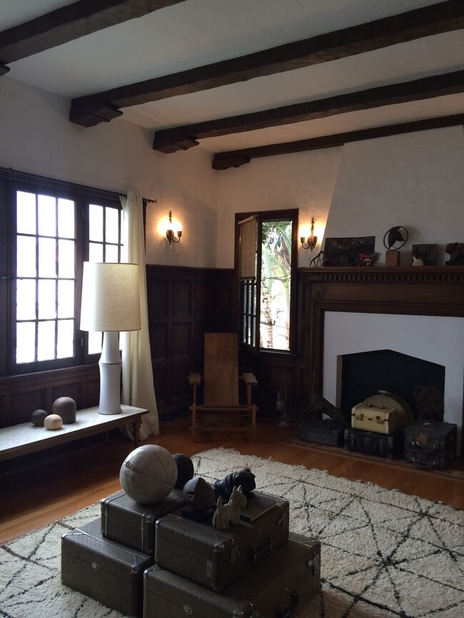 Photo - 425 N Sycamore Ave