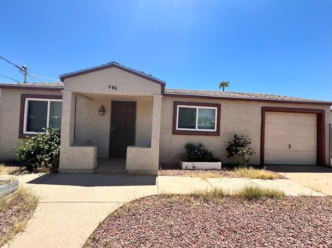 Building Photo - 906 E Halcyon Rd Rental