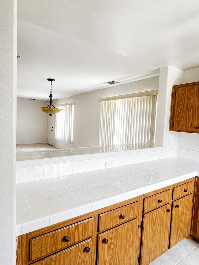 Photo - Spacious Upstairs 3 Bed 2.5 Bath Townhouse with 2 Car Tandem Garage