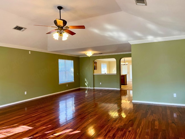 Photo - Elegant 3 Bedroom Home Near Medical Center in Northwest San Antonio