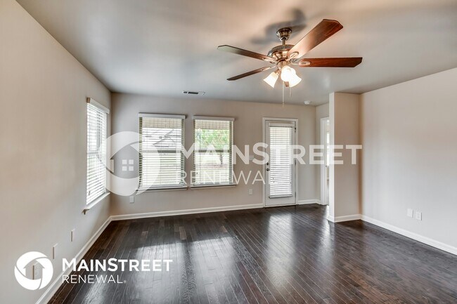 Photo - 6672 Woodford Ln