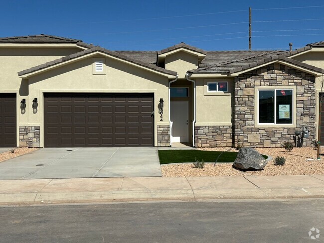 Building Photo - Brand New Townhome In Hurricane