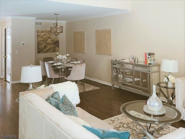 Photo - 11 Magnolia Ln