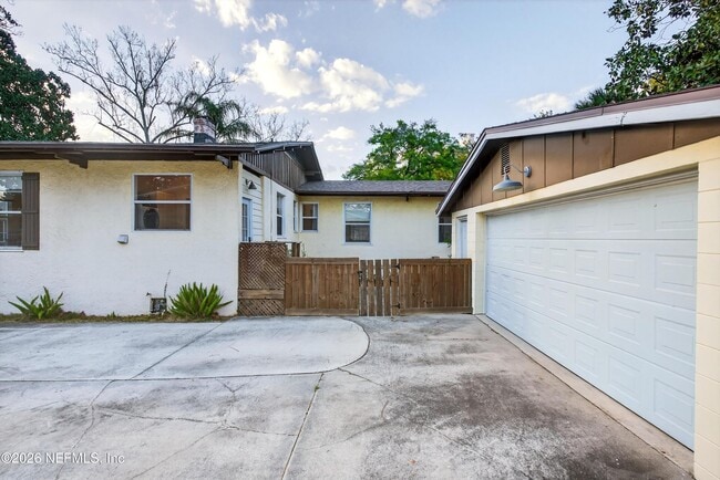 Photo - 1903 Dewey Pl