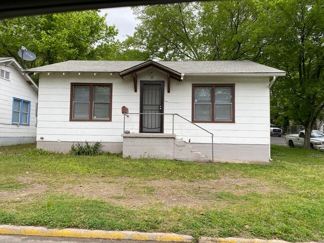 Building Photo - 202 Alcorn St Rental