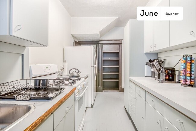 Photo - 2716 Woodley Pl NW