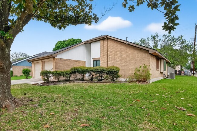 Photo - 319 Richvale Ln