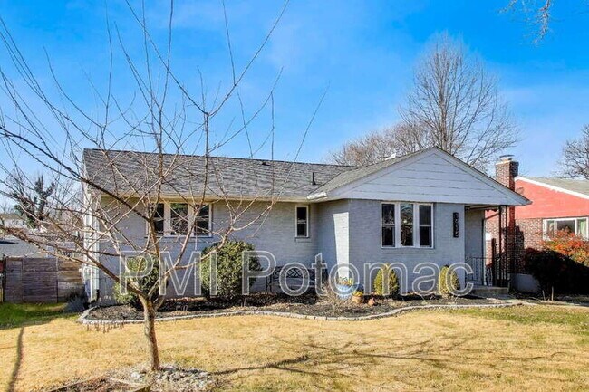 Photo - 1915 Henry Rd