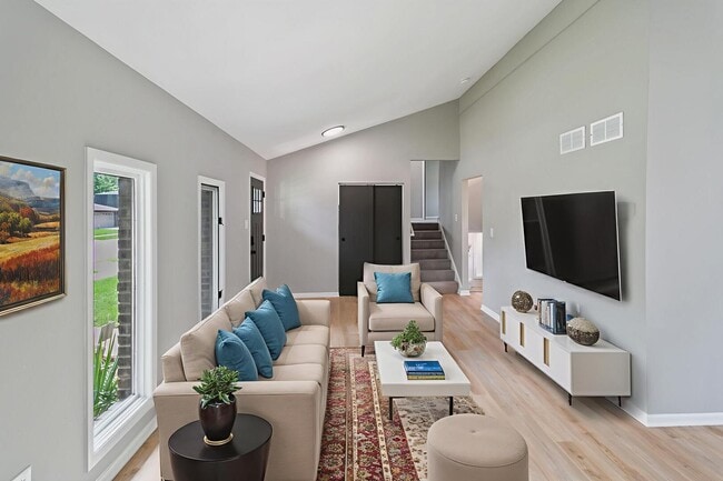 Photo - 242 S Harper Ave