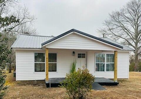 Photo - 106 Convent Rd NE