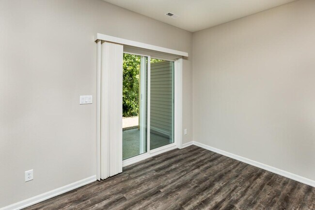 Photo - 801 SE 10th Ln