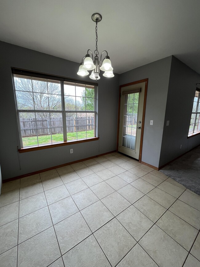 Photo - 313 Mockingbird Ln