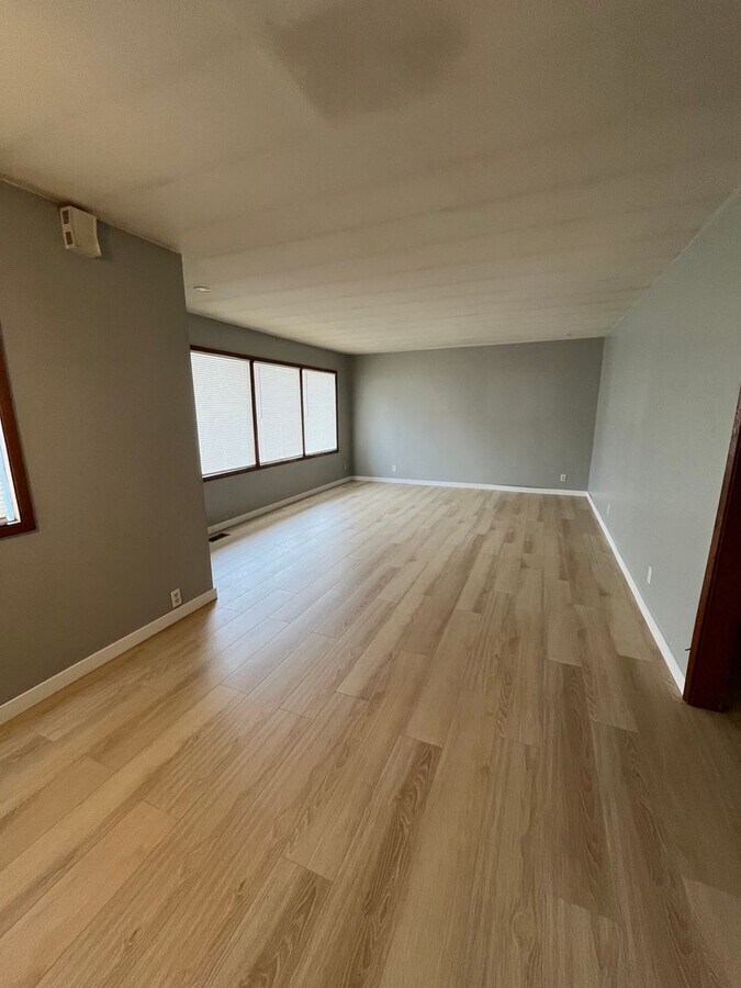 Photo - 16202 Larch Way Unit 16210