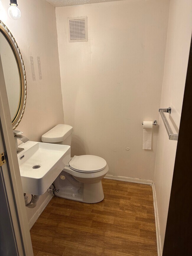 Photo - 1065 Martin Rd