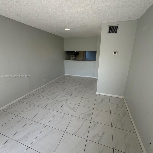 Photo - 4016 Lakeside Dr Unit 4016