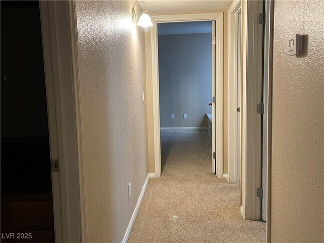 Building Photo - 9325 W Desert Inn Rd Unit 149