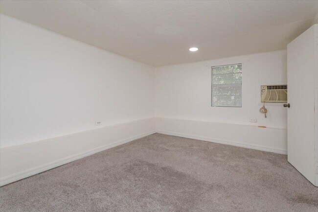 Photo - Tiny Guest House Efficiency