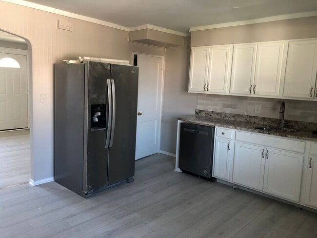 Photo - Renovated 2bed 2bath in Middle River