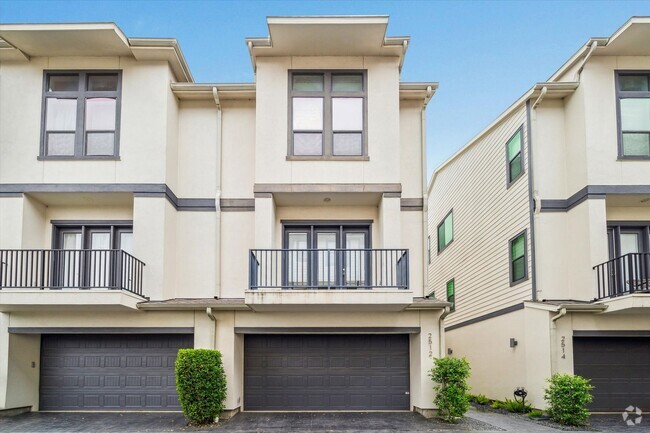 Building Photo - Midtown Townhouse for Lease Move-in Ready