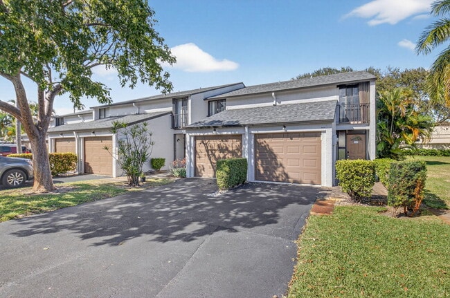 Building Photo - 4761 NW 2nd Ave Unit 301