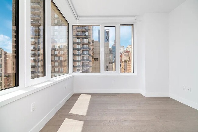Photo - 200 E 23rd St Unidad 15G