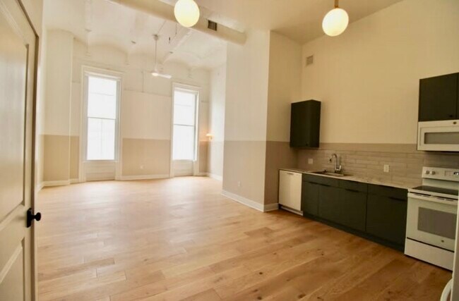 Photo - City Hall Unidad 402