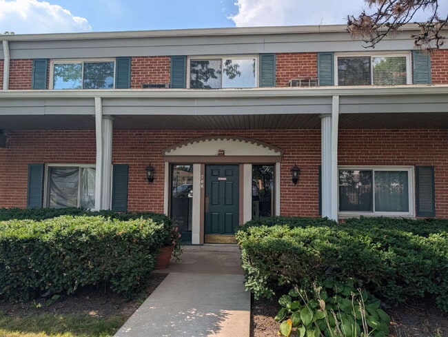 Building Photo - Beautiful 2BR/2BA Condo –  Swimming Pool, Fireplace, In-Unit Laundry, Parking + Storage Unit 204