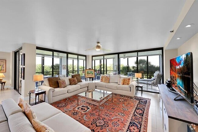 Building Photo - 7578 Regency Lake Dr Unit 402 Rental