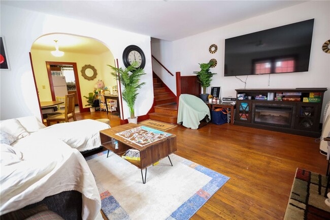 Photo - 610 Mitchell St