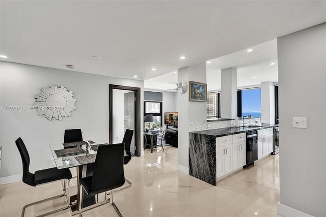 Photo - 3031 N Ocean Blvd Unidad 1906