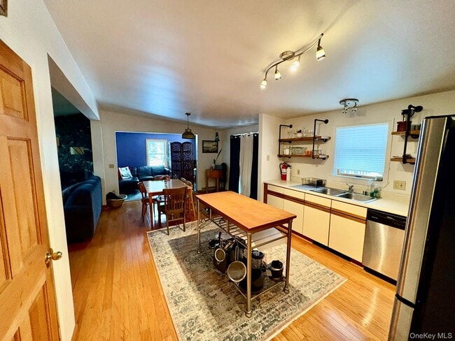 Photo - 84 Country Rd