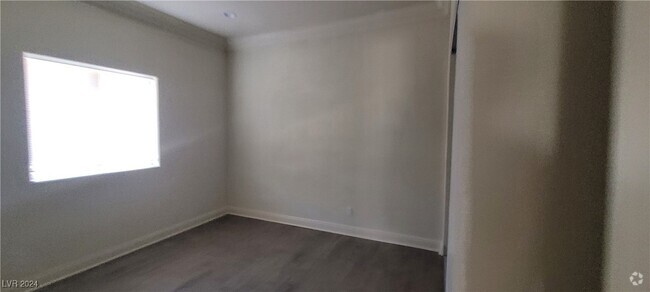 Building Photo - 2085 Saratoga St Rental