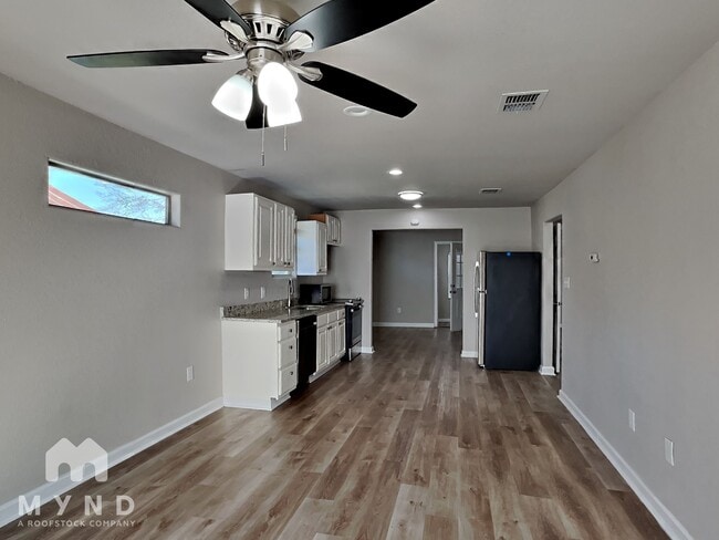 Photo - 235 E Lambert St