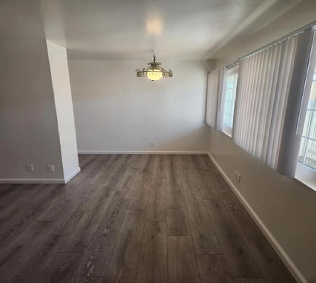 Building Photo - 523 Walker Dr Rental