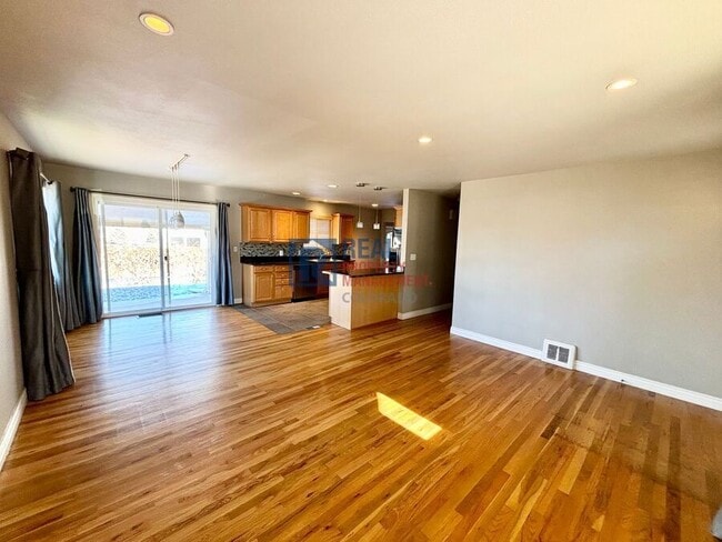 Photo - 5301 Highline Pl