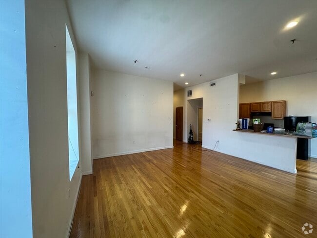 Building Photo - 176 W Springfield St Unit 2 Rental