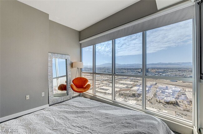 Photo - 4575 Dean Martin Dr Unidad 3008