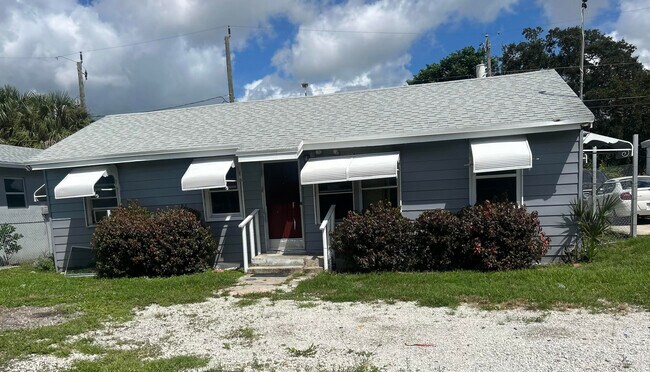 Building Photo - 2813 Saranac Ave Rental